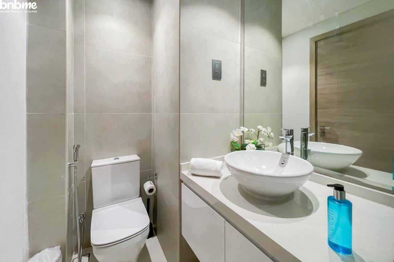 Bnbmehomes - Beautiful Lake View Studio Near Marina - 1504 Дубай Экстерьер фото
